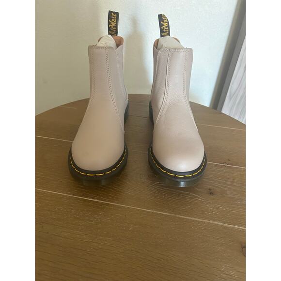 NEW Dr. Martens Women Virgina chelsea ankle boots vintage taupe 8 - Picture 4 of 8